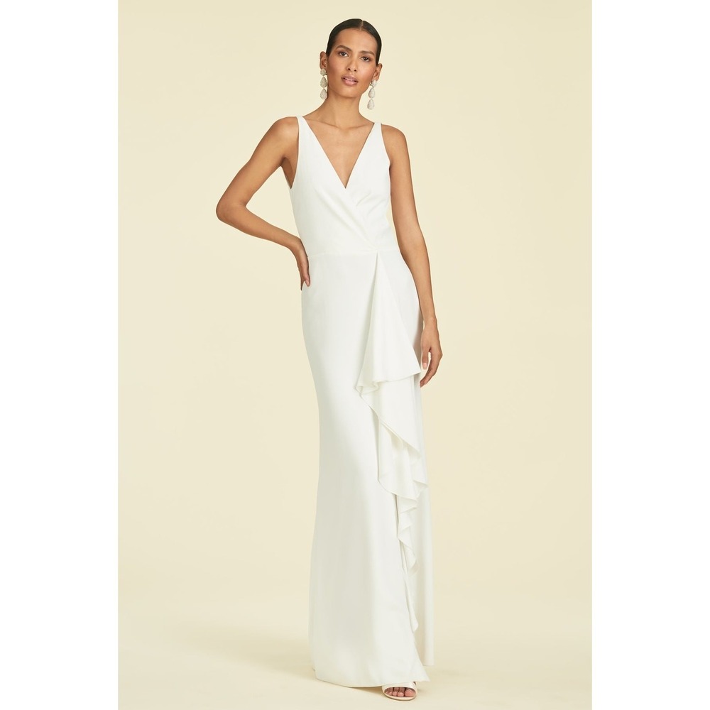 Sachin & Babi Courtney‎ Off White V-Neck Sleeveless Ruffled Gown Size 6
